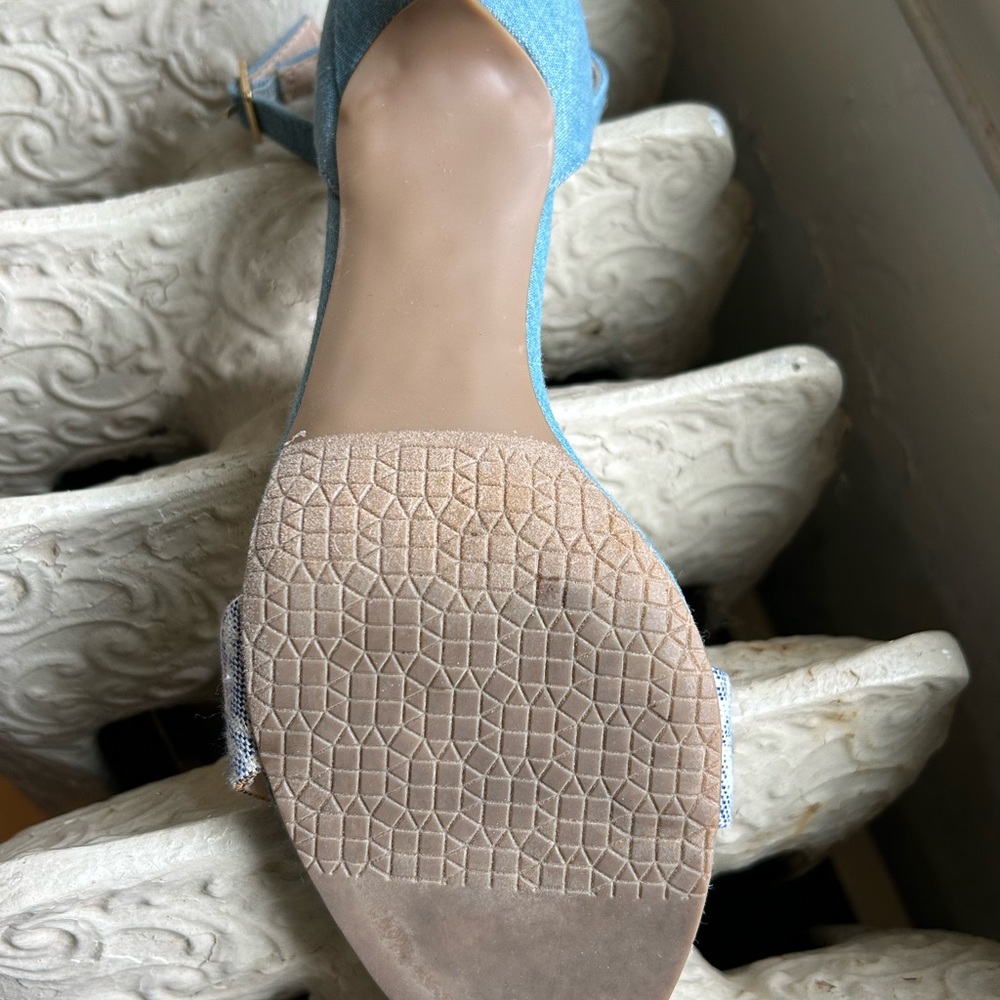 BP Women's Denim Blue and White Heels - Picture 5 of 7